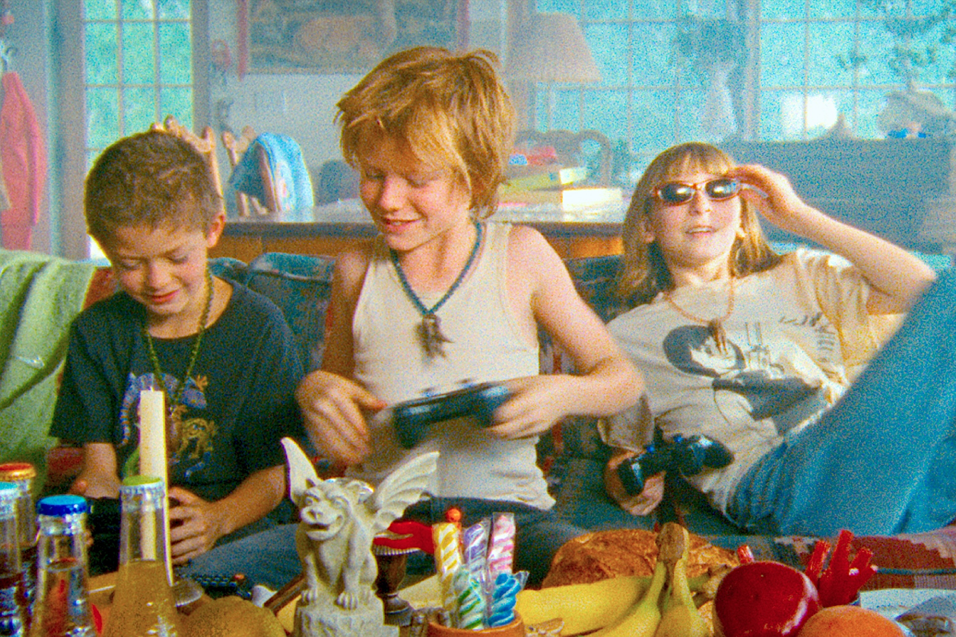 悪ガキッズから学ぶ劇場鑑賞のマナー!『リトル・ワンダーズ』史上最もキュートな反面教師の姿を収めた「マナー予告」が完成