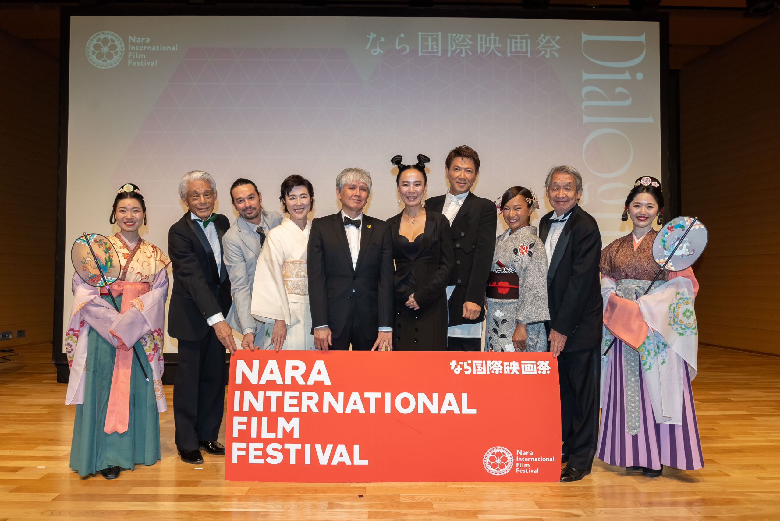 「なら国際映画祭」オープニングセレモニーに河瀨直美監督、別所哲也、奈良美智らが登壇 三⽊道三によるスペシャルパフォーマンスも