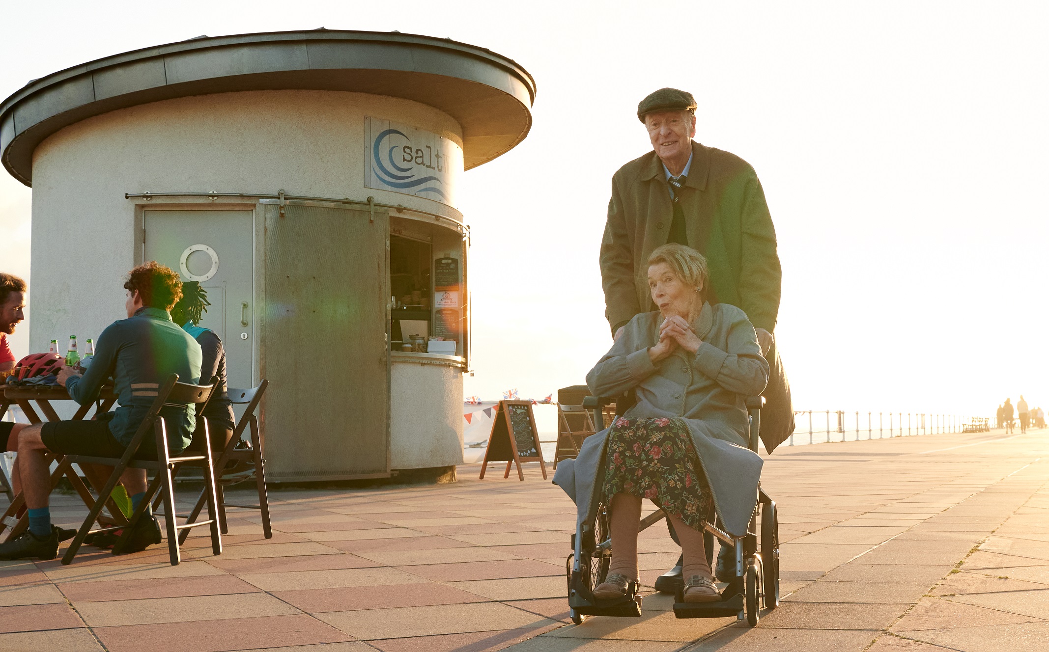 この秋配信や劇場で味わいたい英国の“レジェンド俳優”たちの名演　名優マイケル・ケイン引退作『２度目のはなればなれ』ほか