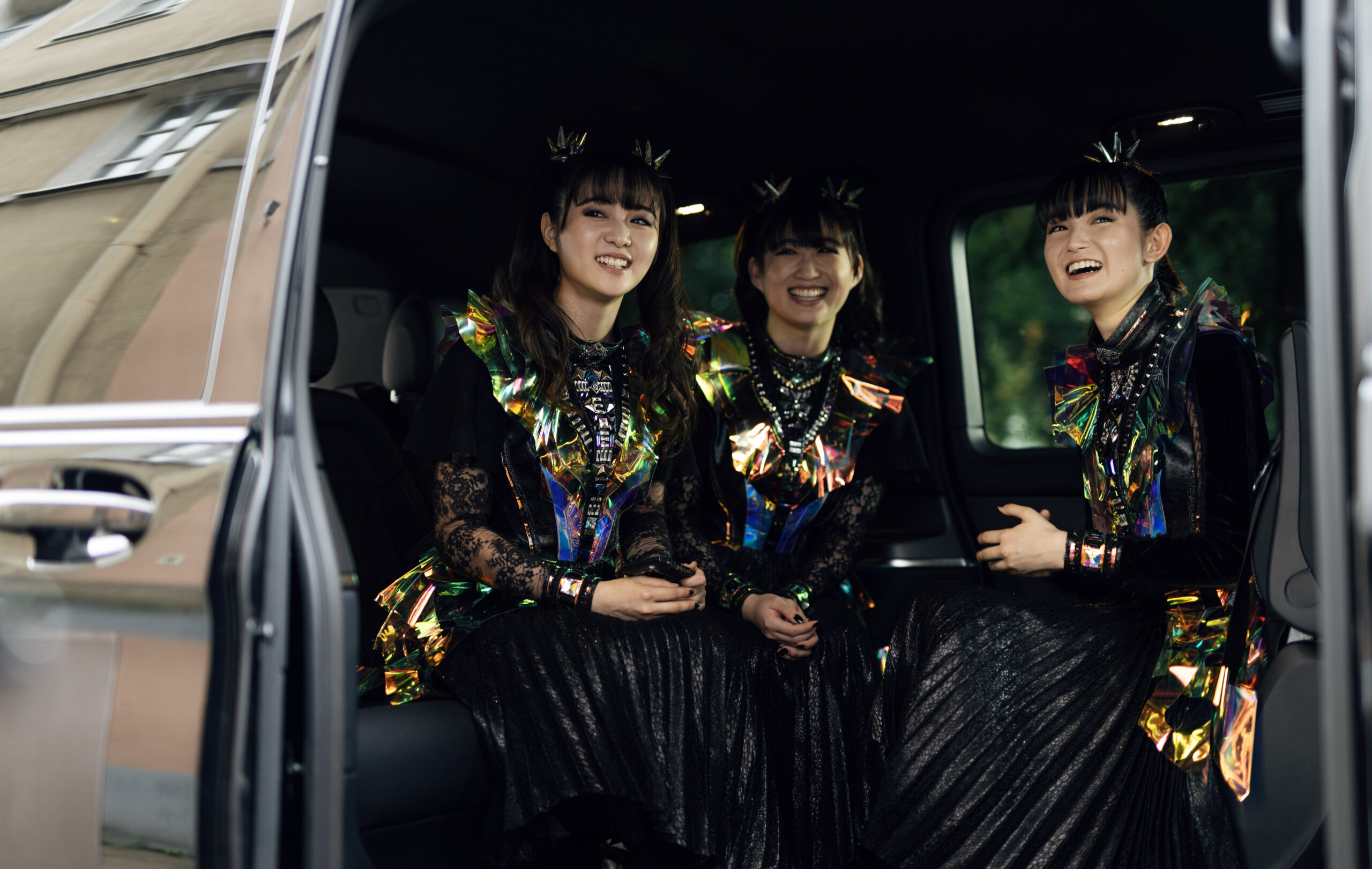 BABYMETAL出演情報＆登場シーン写真解禁！『ヘヴィ・トリップⅡ／俺たち北欧メタル危機一発！』ポスタービジュアル＆特報映像完成