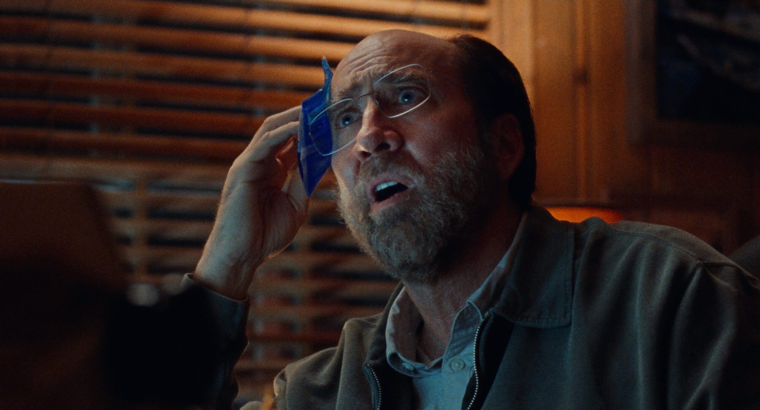 奇妙な夢の流行によって大バズりした中年男に世間の反応は? ニコラス・ケイジ主演『ドリーム・シナリオ』本編映像解禁