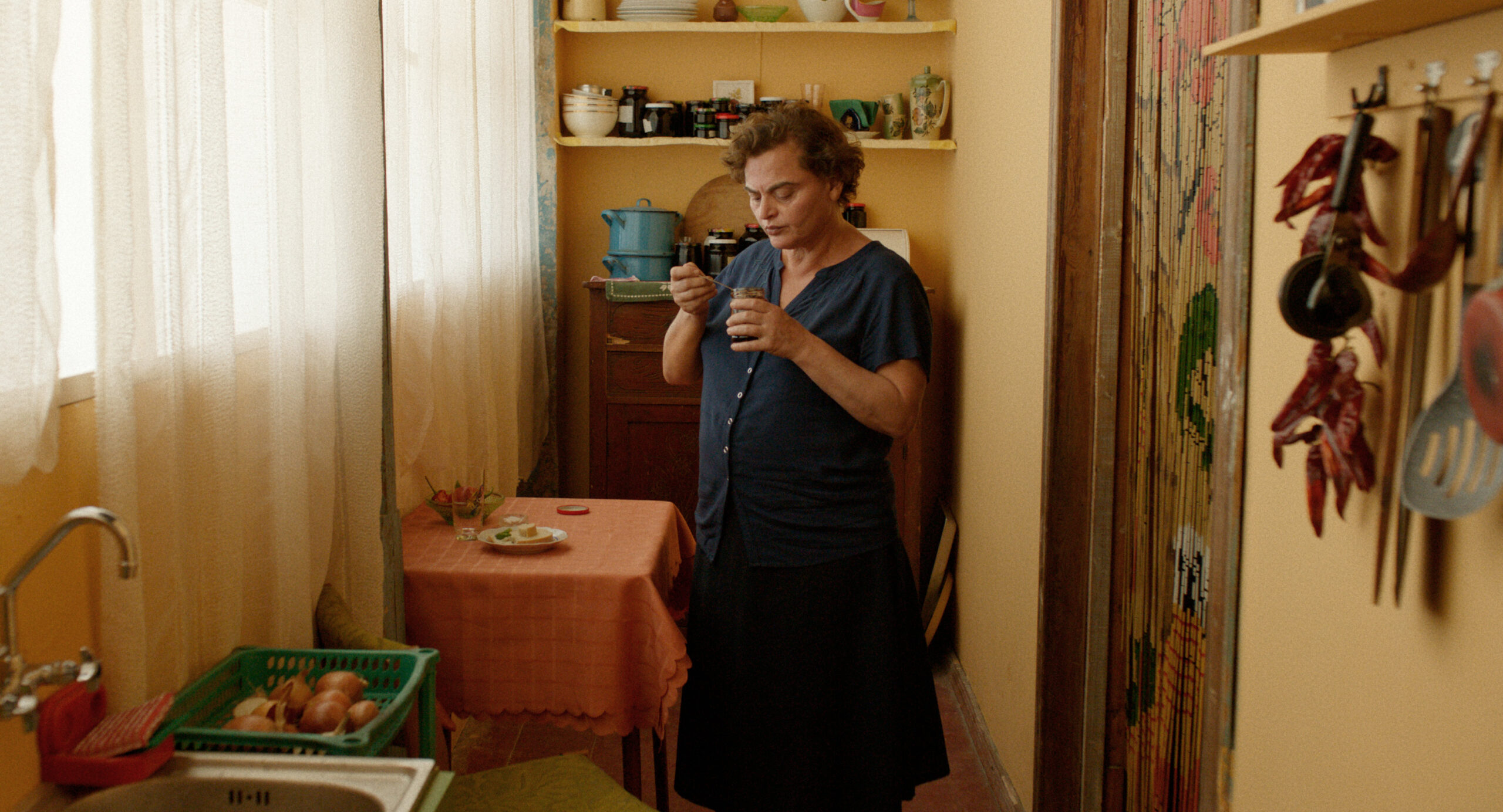 48歳独身女性が突発的に初めて男性と肉体関係を持つことに『ブラックバード、ブラックベリー、私は私。』予告編解禁