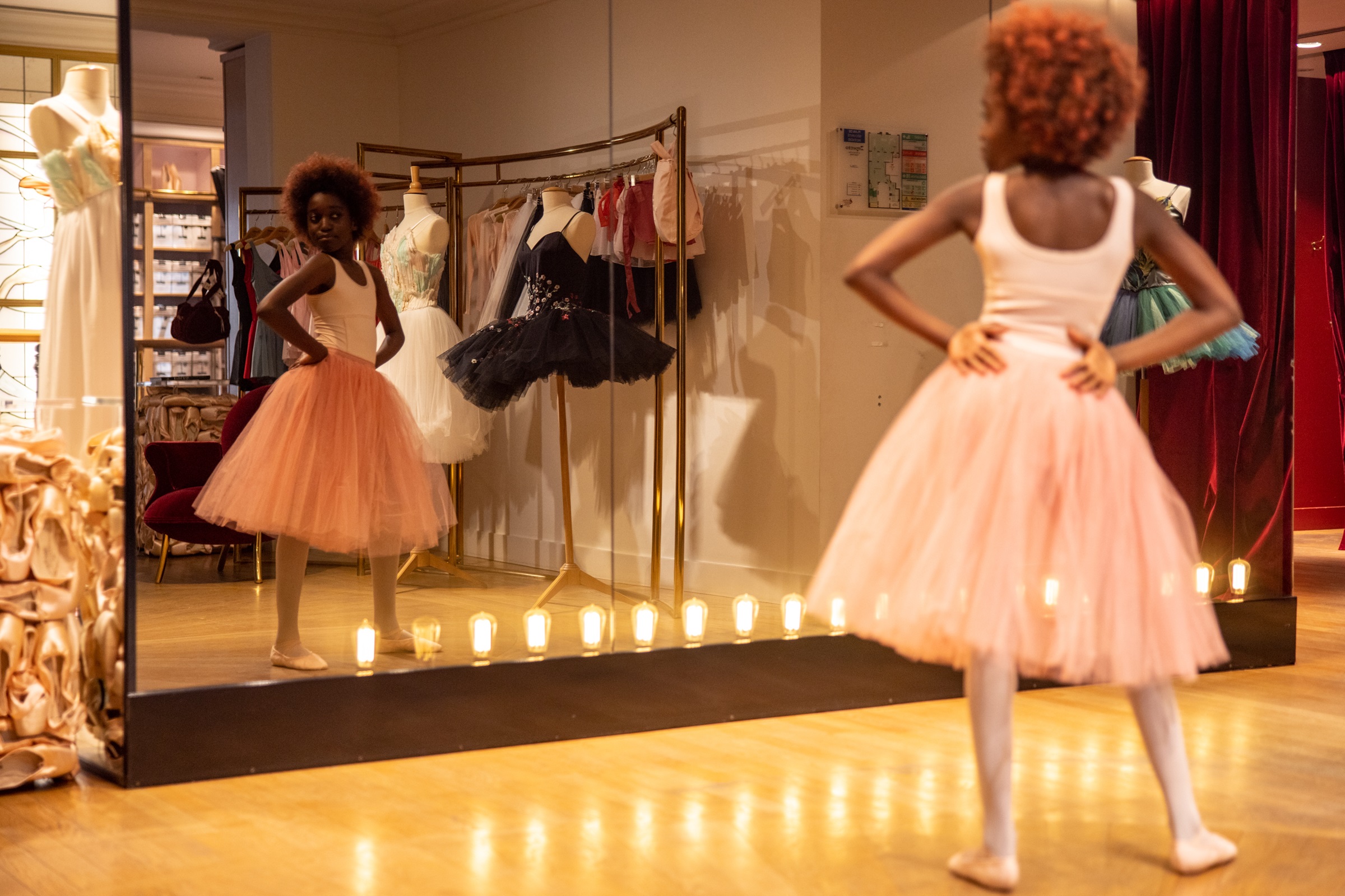 フランス映画界の新星オウミ・ブルーニ・ギャレルの魅力溢れるダンスシーン！『ネネ -エトワールに憧れて-』本編映像解禁