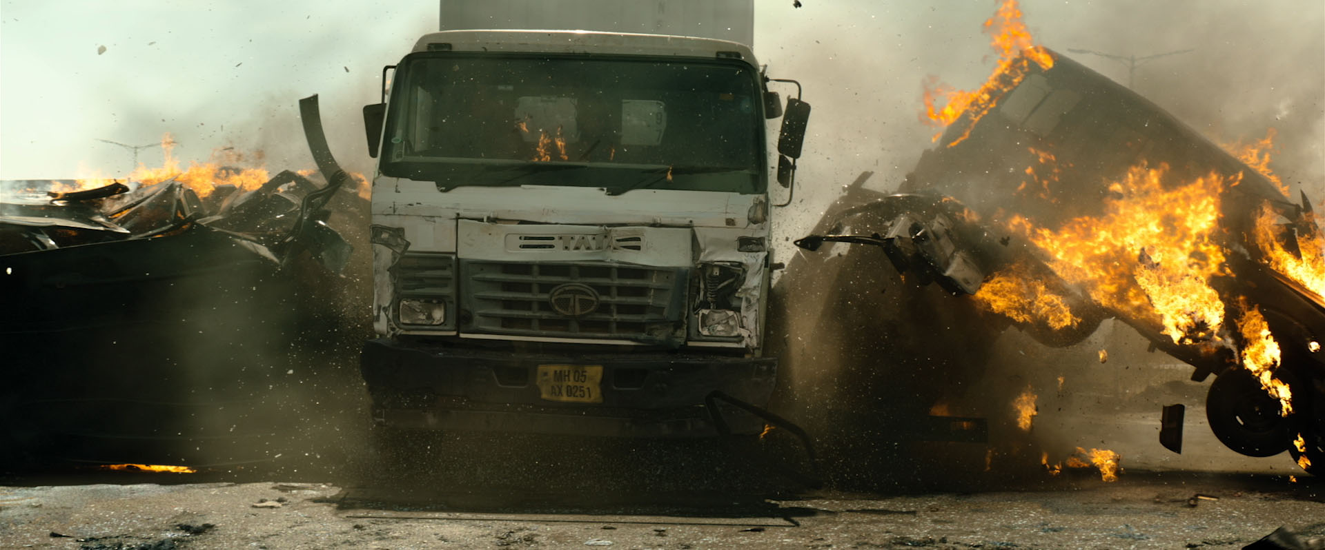 シャー・ルク・カーン主演『JAWAN/ジャワーン』アトリー監督がこだわったアクションシーンのメイキング映像が解禁