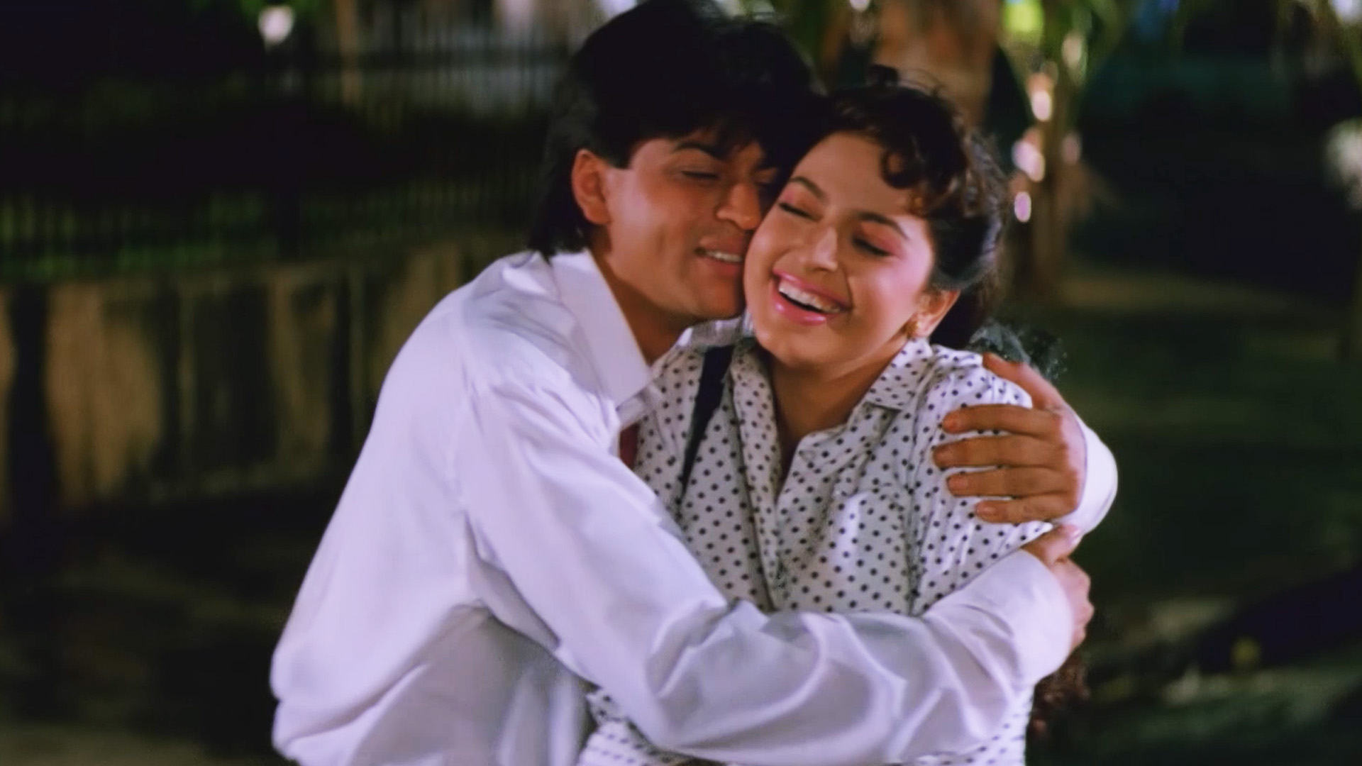 最新作『JAWAN/ジャワーン』公開を記念して若き日のシャー・ルク・カーン主演『ラジュー出世する』ダンスシーン映像が解禁