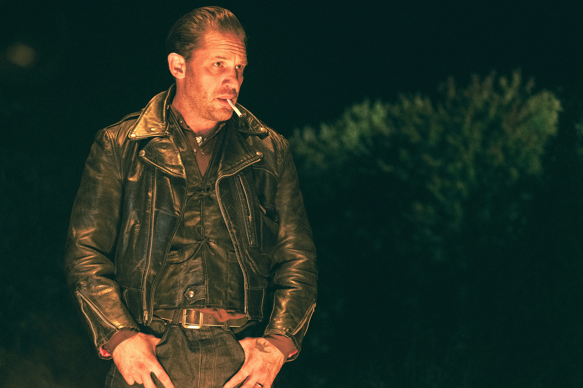 「俺も自分の行動を理解できない時がある」トム・ハーディが明かす演技の喜びと難しさ『ザ・バイクライダーズ』インタビュー映像解禁