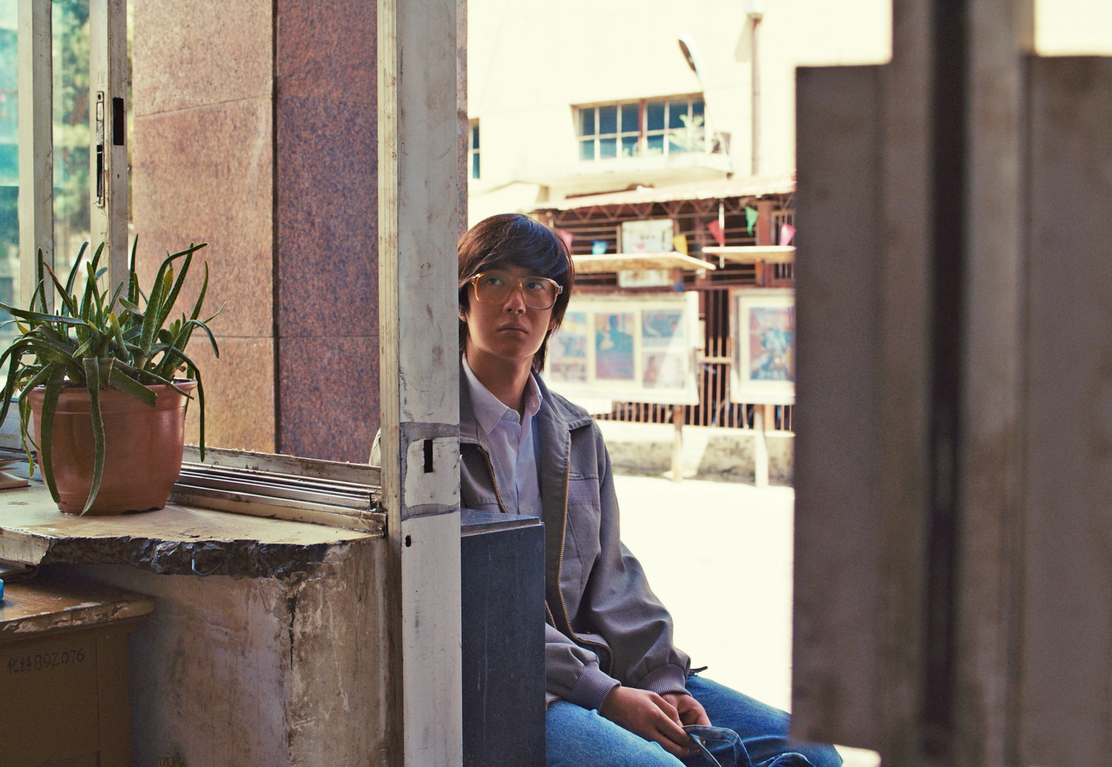 詩人役を演じる主演ワン・イーボーが魅せる“静の演技”『我的朋友〜映画に愛をこめて〜』予告編解禁