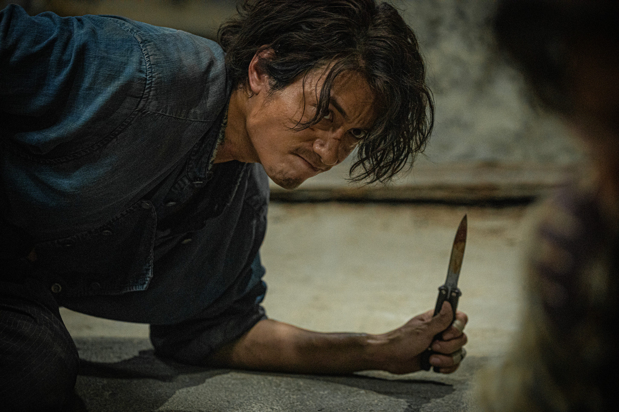 “香港の国民的夫”として人気のテレンス・ラウがバイク初挑戦!『トワイライト・ウォリアーズ 決戦!九龍城砦』メイキング映像解禁