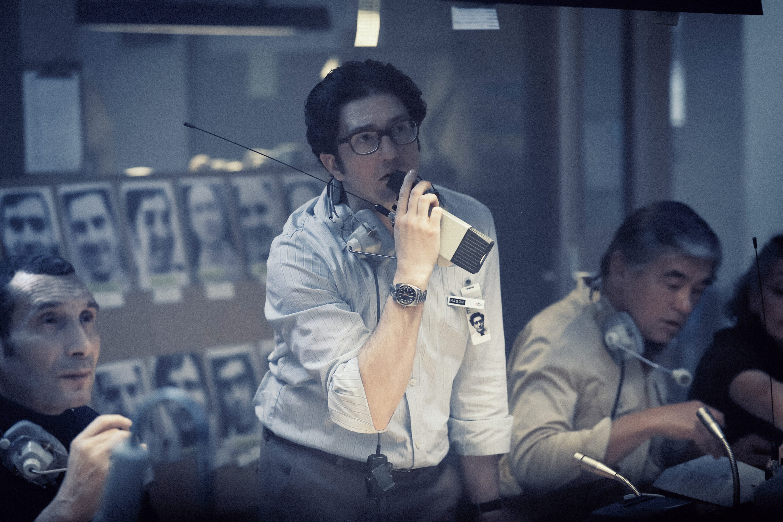 「史上初めて悲劇が生中継された瞬間を見届けてほしい」『セプテンバー5』ティム・フェールバウム監督らが舞台裏を明かす特別映像「監督編」解禁