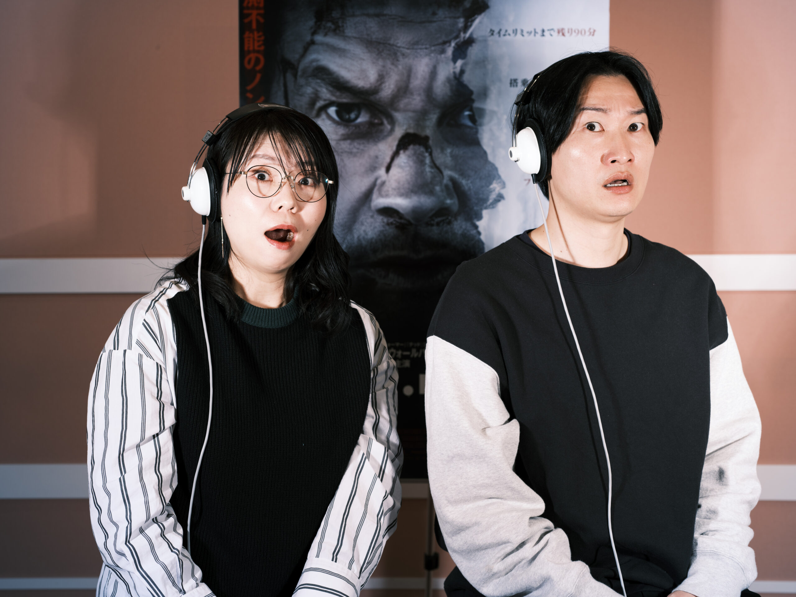 相席スタートの山﨑ケイ&山添寛が映画吹替に初挑戦! 生死をかけた最悪の“相席”状態を描く『フライト・リスク』に起用が実現