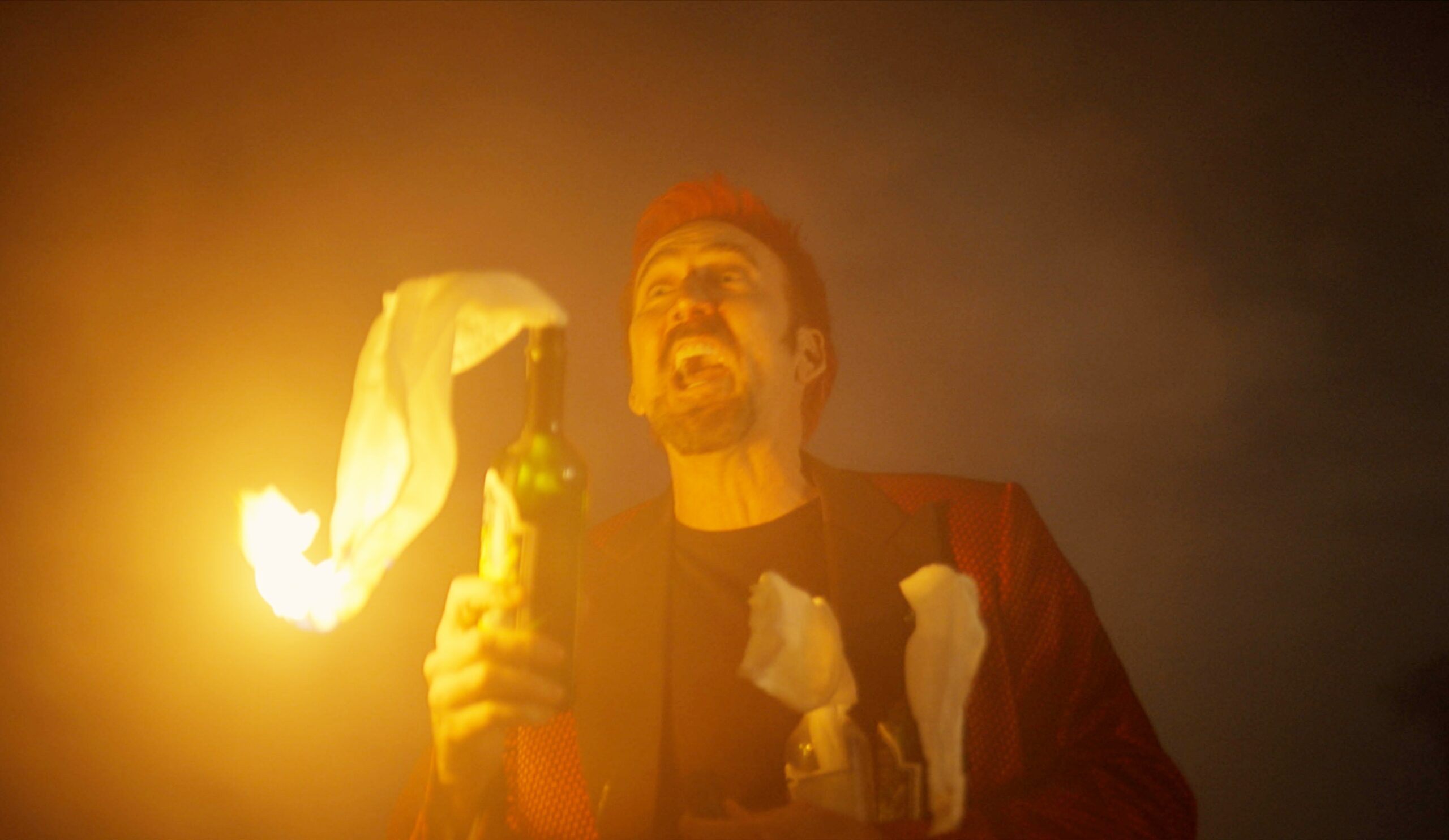 ジョエル・キナマンがニコラス・ケイジへのリスペクトを語る！『シンパシー・フォー・ザ・デビル』インタビュー映像＆二人が対峙する本編映像解禁