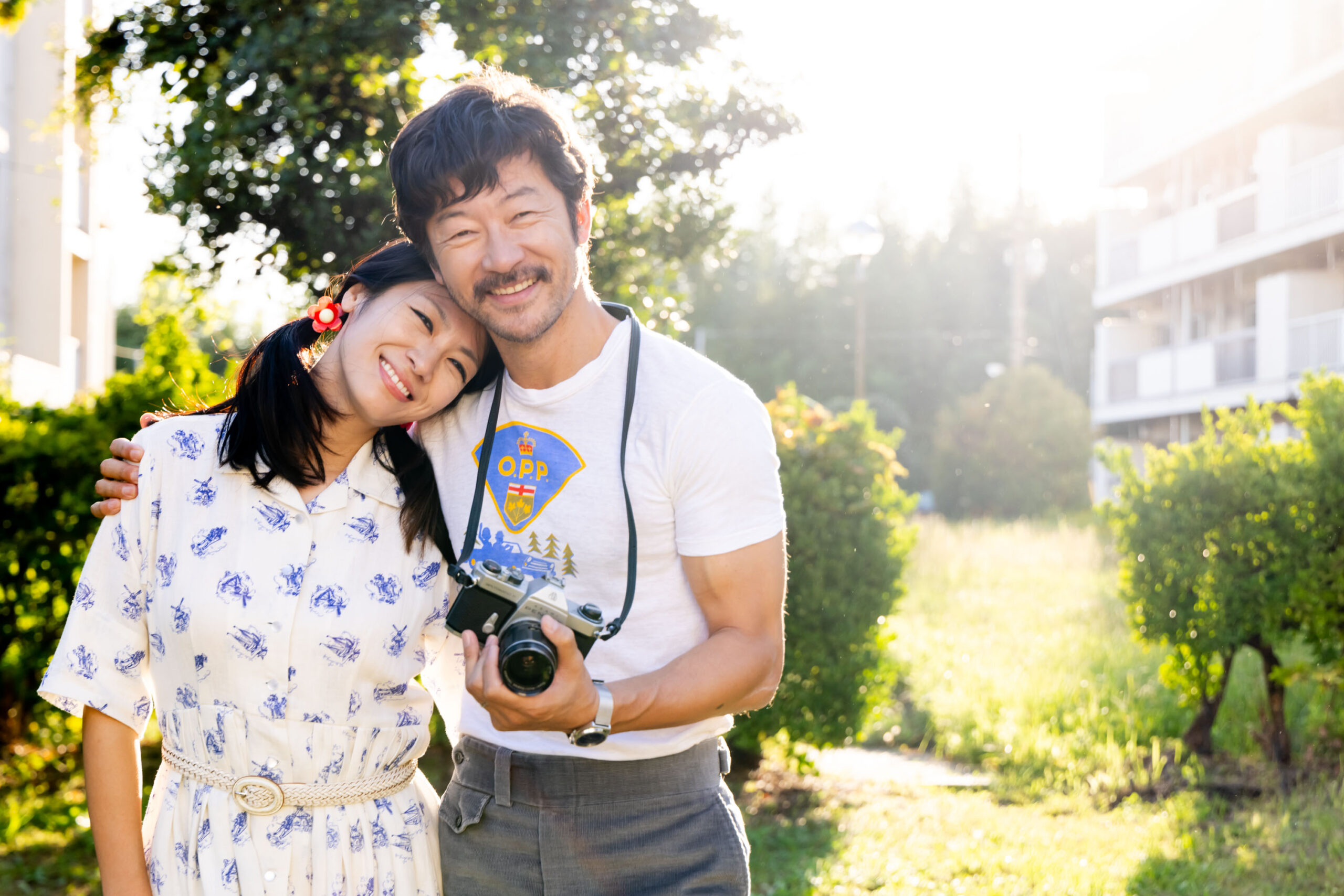浅野忠信「瀧内公美さんの鋭い勘に感謝」『レイブンズ』インタビュー映像&愛の名場面を切り取った本編動画4点が解禁