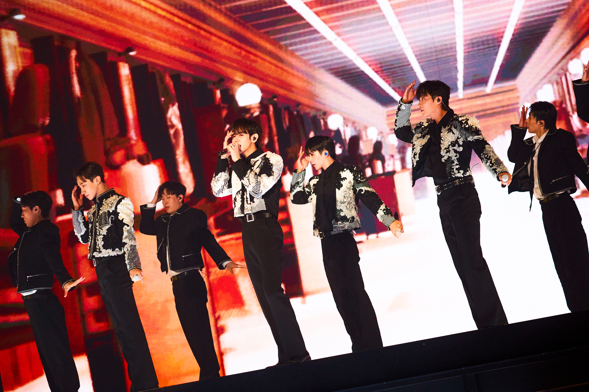 HIGHLIGHTの15年間を集約したライブドキュメンタリー映画『HIGHLIGHT: LIGHTS GO ON, AGAIN IN CINEMA』SCREENX版予告編解禁