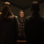 ヒュー・グラントの“勝ち誇り顔”に戦慄! A24最新スリラー『異端者の家』本編映像解禁 著名人からの絶賛コメント到着