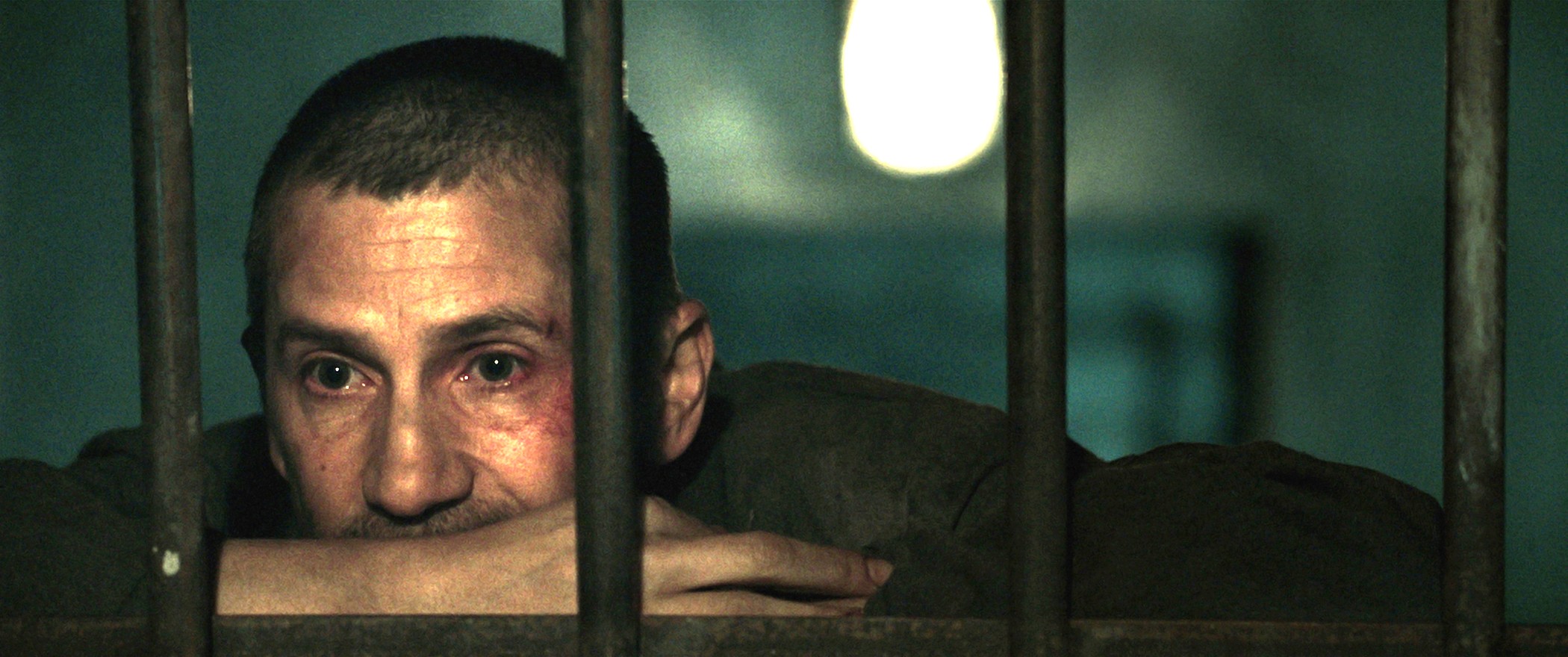 無実の罪で収監された男が見つけた“心の救い”とは？『アメリカッチ コウノトリと幸せな食卓』本編映像が解禁