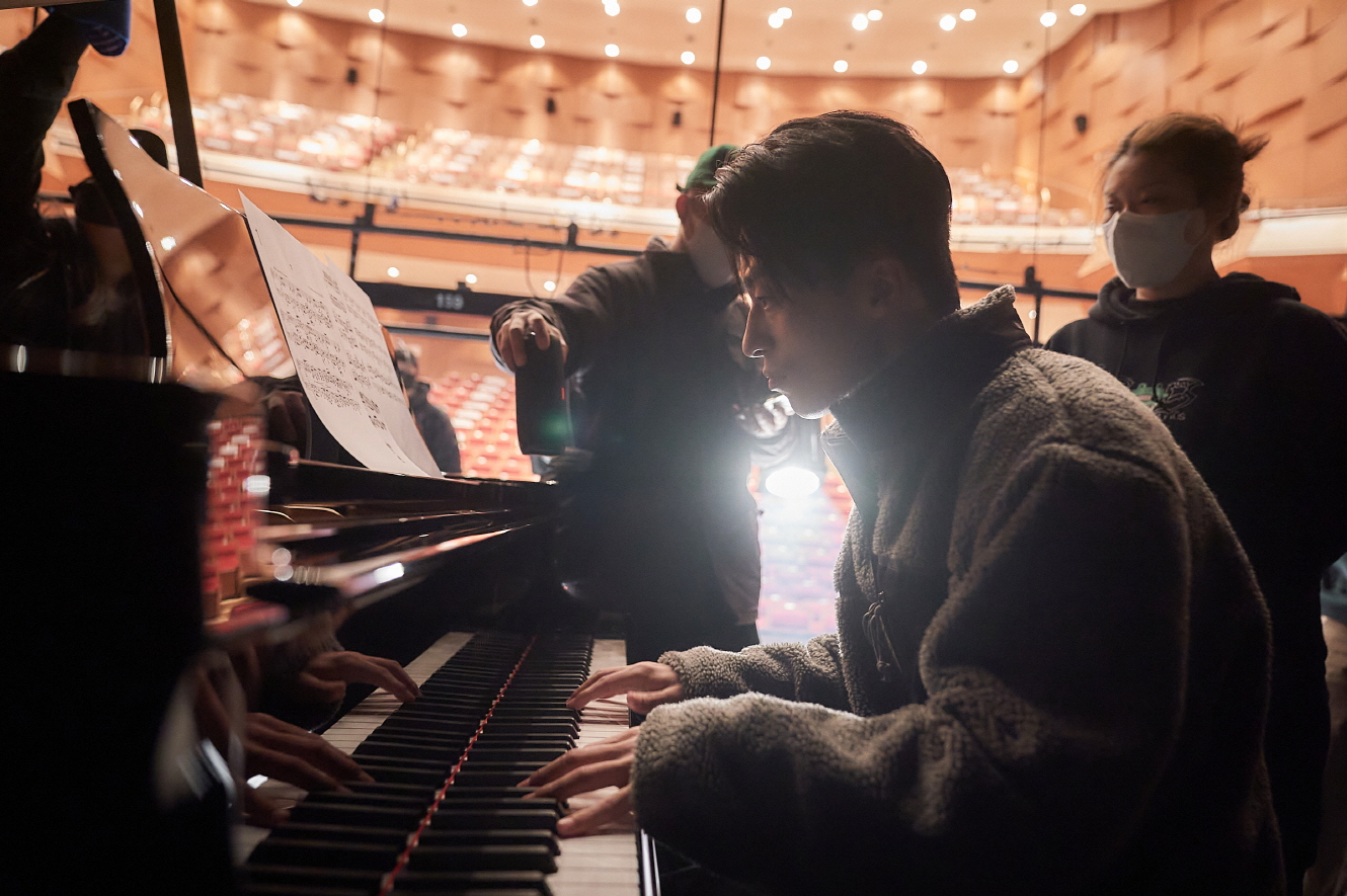 “ピアノ兄貴”ク・ギョファンが魅せる！『脱走』異色キャラクター、ヒョンサン編のメイキング映像が解禁