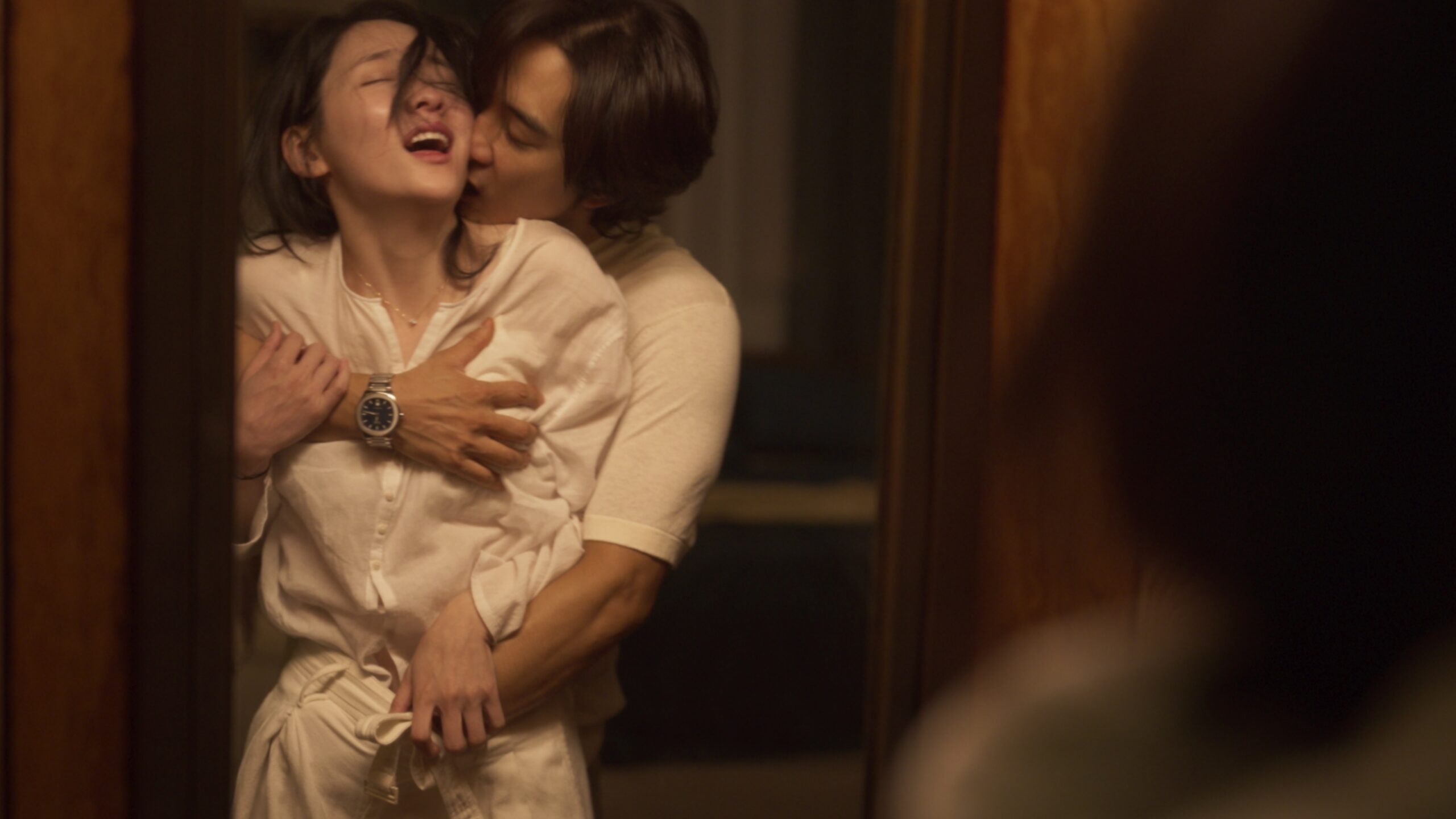 韓国映画“史上最高のベッドシーン”の呼び声も！　最旬女優パク・ジヒョンが魔性の色香を纏う『秘顔-ひがん-』本編映像解禁