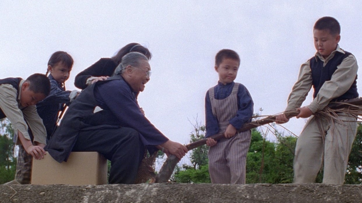 台湾映画のレジェンド、ワン・トン監督の自伝的最高傑作と言われる『赤い柿』の映像も!「台湾巨匠傑作選2025」予告編解禁