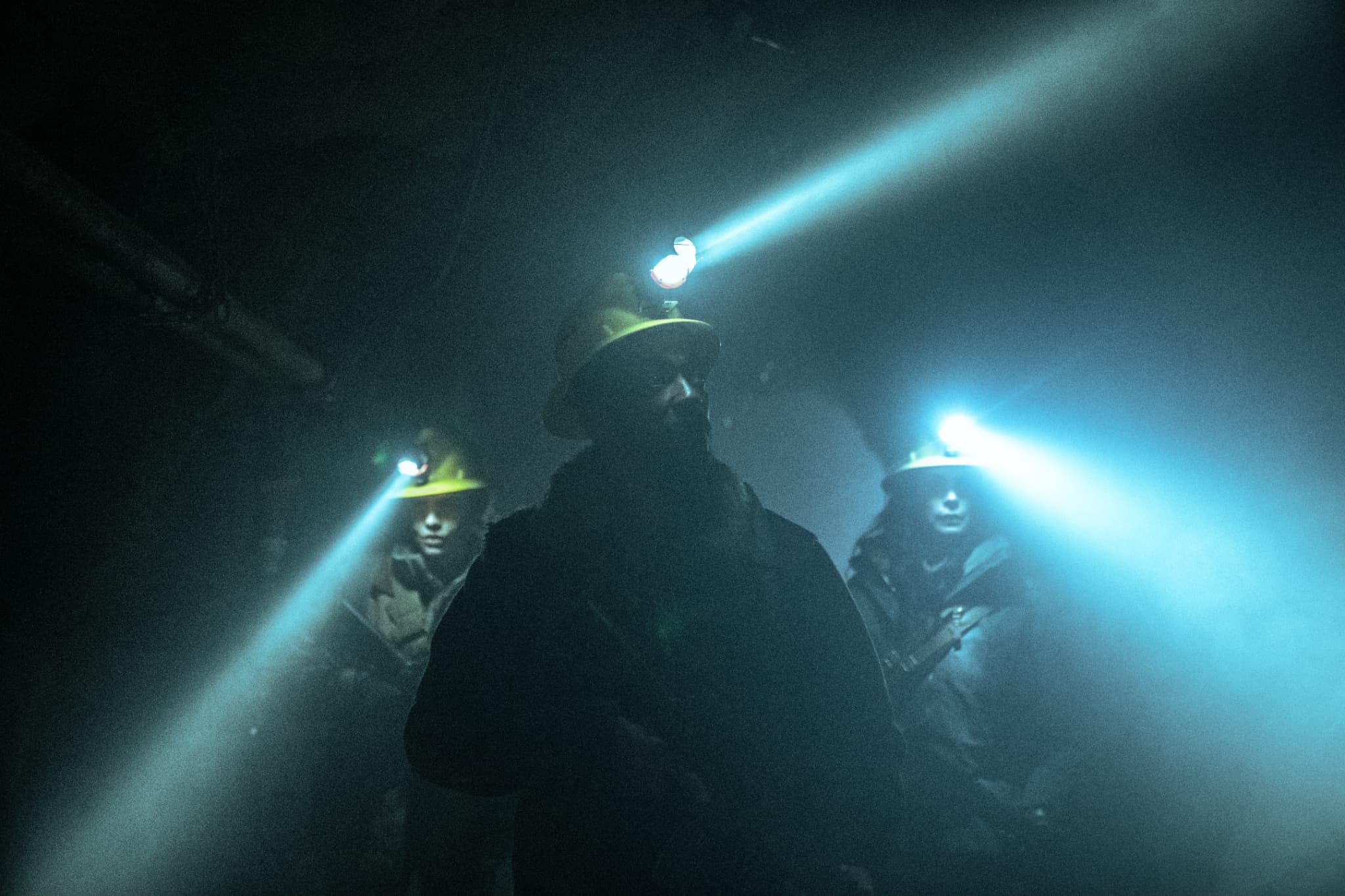 銃も効かない怪物に逃げ場なし！『エレベーション 絶滅ライン』絶体絶命シーンの本編映像解禁