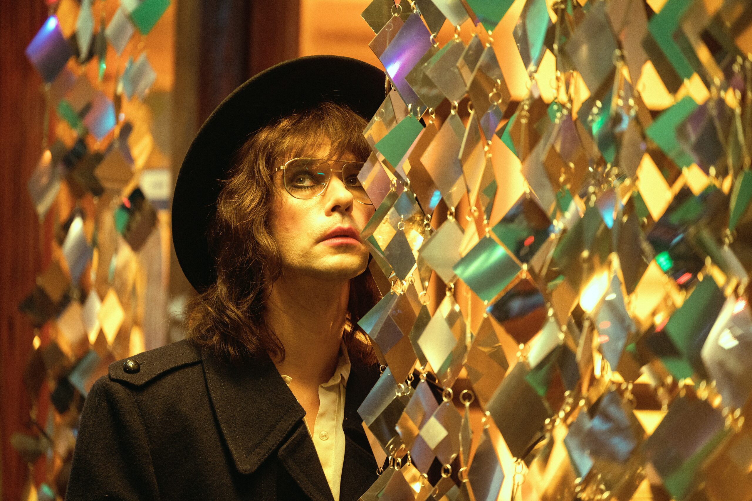 ベン・ウィショーが七変化! 世界から危険視された希代のカリスマを描く『リモノフ』30秒予告&新場面写真解禁