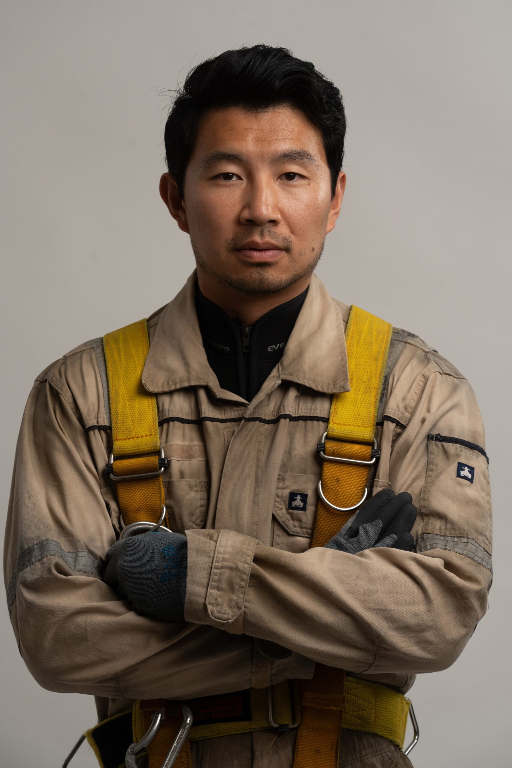 シム・リウが鍛え抜かれた肉体を披露! 飽和潜水士の衝撃の実話を映画化『ラスト・ブレス』筋トレシーンの本編映像解禁