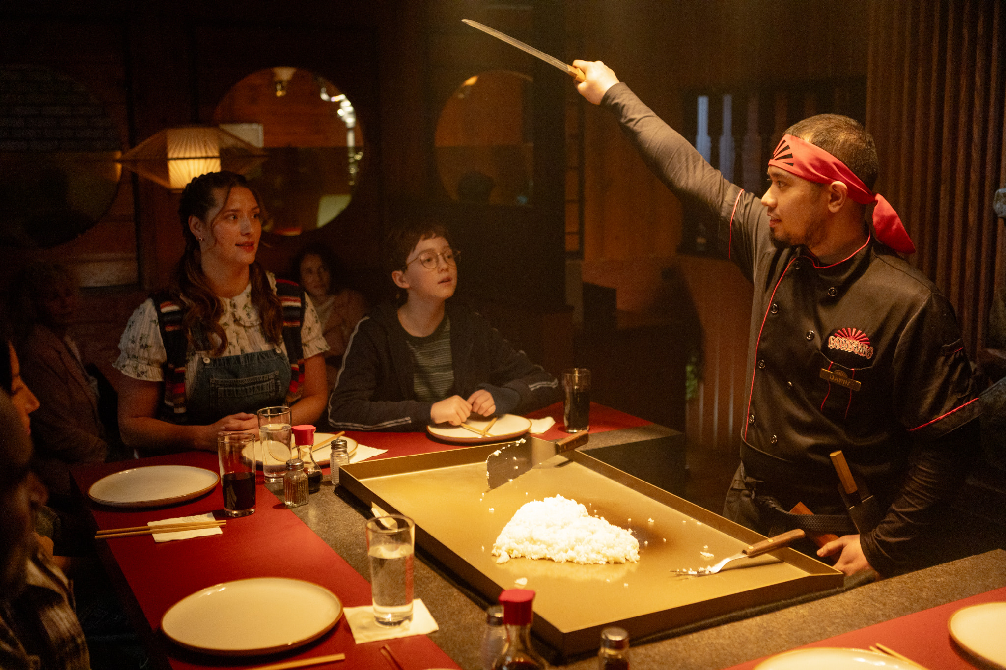 遺体処理のプロが衝撃的な死亡シーンのリアル度をジャッジ!?『THE MONKEY／ザ・モンキー』リアクション映像解禁