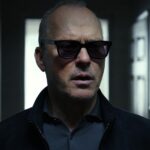 記憶を失う殺し屋が挑む“人生最期の完全犯罪”――マイケル・キートン監督・主演・製作『殺し屋のプロット』12月公開決定