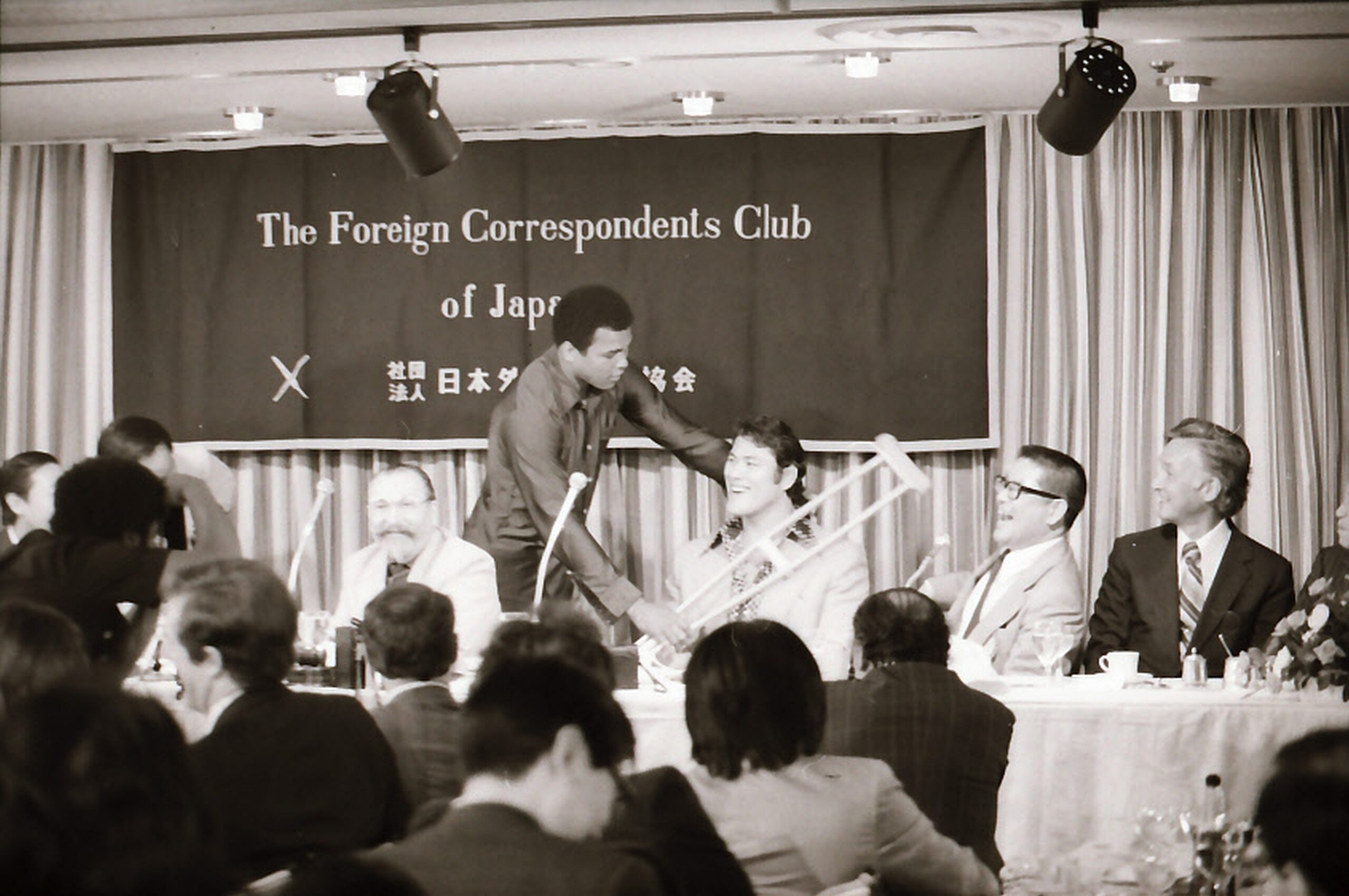 モハメド・アリとアントニオ猪木、世紀の一戦を前に2人は何を語ったのか?『歴史の証言〜あの日 何が語られたのか〜:モハメド・アリ VS 猪木』貴重な音声記録公開