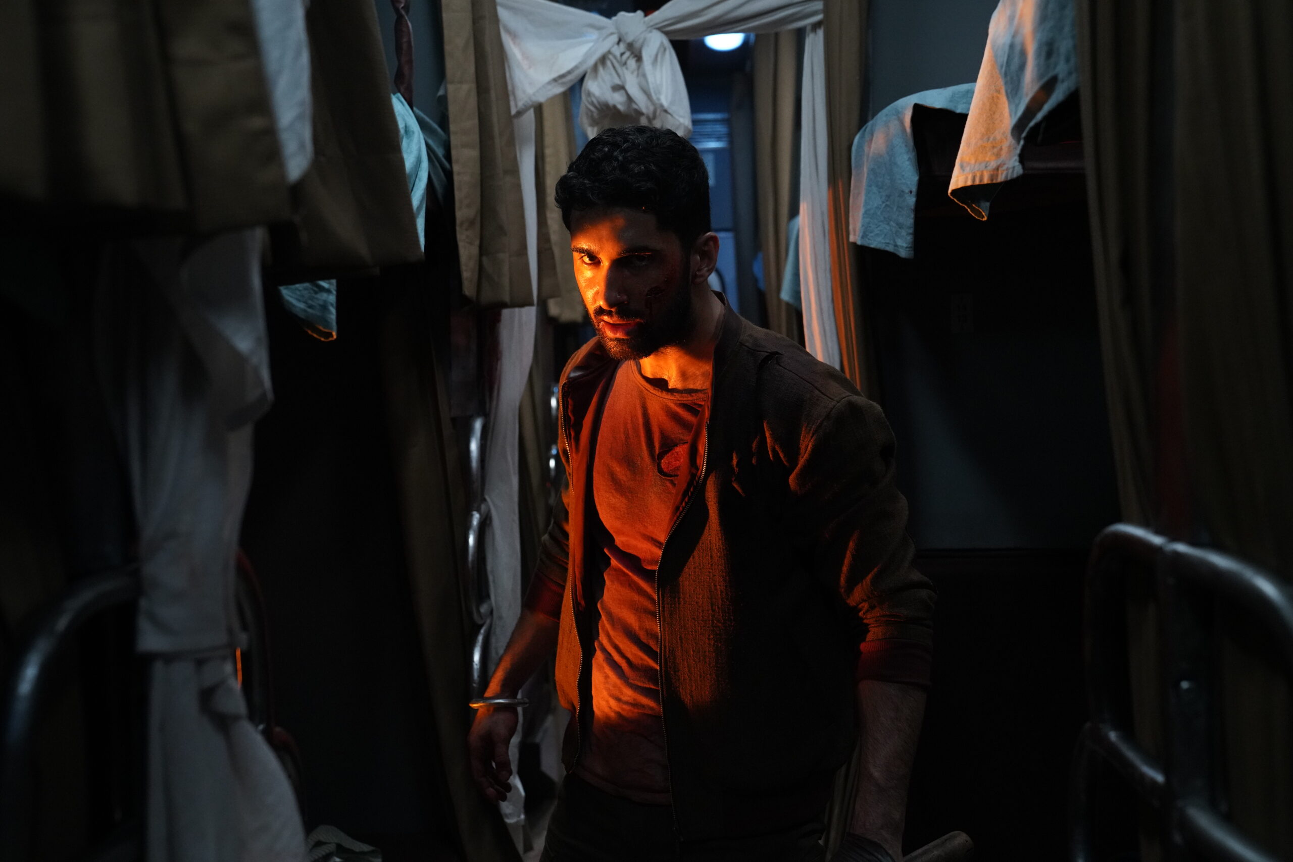 あまりに“ガチ”すぎて映倫NG!? 話題騒然のインド発バイオレンス・アクション『KILL 超覚醒』メイキング映像解禁