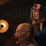 呪いの木製マネキンの“中身”が明らかに アイルランド発の超常ホラー『視える』本編映像&メイキングカット解禁