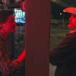 ホアキン・フェニックスVSペドロ・パスカルの舌戦！『エディントンへようこそ』“口喧嘩バトル”のハイライトシーン解禁