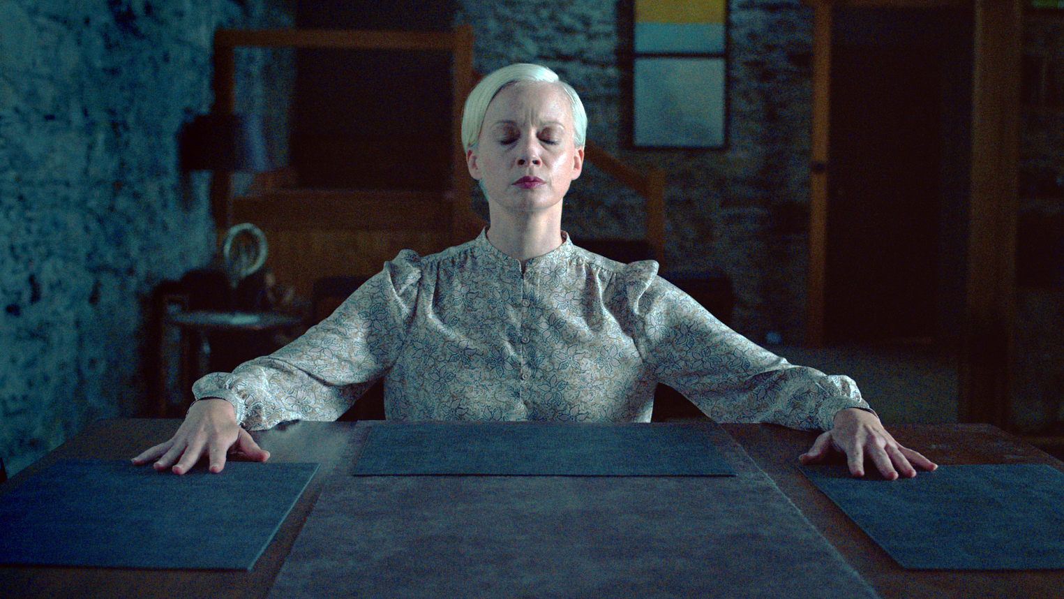 超常ホラー『視える』に“オカルト”を愛する著名人たちから絶賛の声続々「呪物コレクターさえも恐怖する映画」　本編冒頭映像も解禁