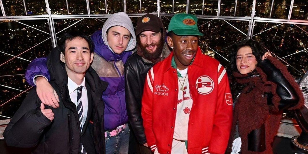 ティモシー・シャラメが「ナルシストのゲス野郎」とののしられる!『マーティ・シュプリーム』熱烈キス&卓球シーン含む特報解禁