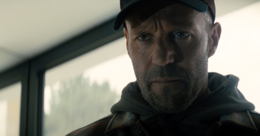 山路和弘VS堀内賢雄、激渋ボイスの競演！　ジェイソン・ステイサム主演『ワーキングマン』緊迫シーンの日本語吹替版本編映像解禁