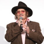 ジョニー・デップ、8年半ぶり来日でファンに神対応　『モディリアーニ！』ジャパンプレミア開催　赤西仁がゲストとして登場