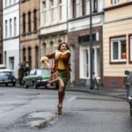 キース・ジャレット伝説のライブを実現させたのは18歳の少女だった——音楽青春映画『1975年のケルン・コンサート』4月公開決定