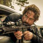 型破りな刑事“ビッグ・ニック”が帰ってくる！　ジェラルド・バトラー主演『アウトローズ』本予告映像と場⾯カットが解禁