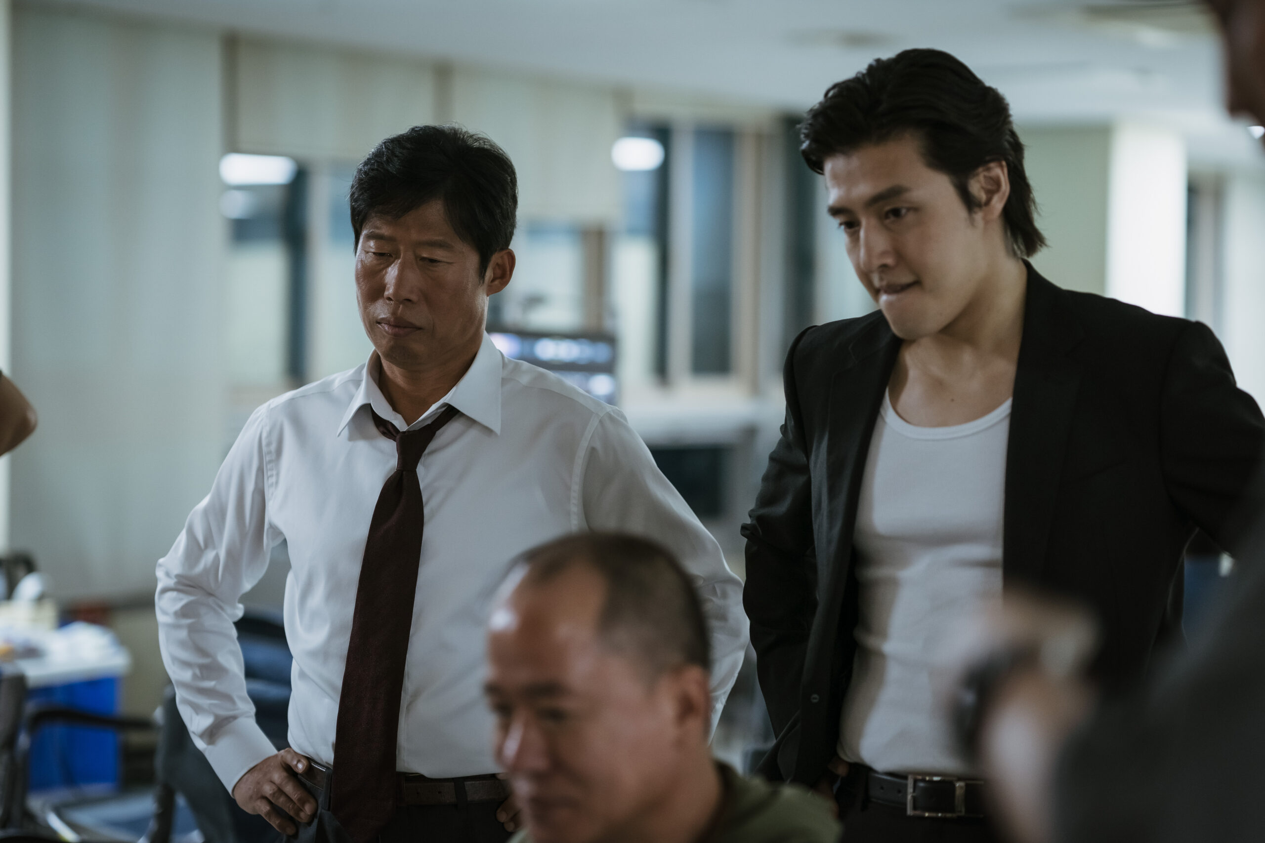 カン・ハヌル×ユ・ヘジン×パク・ヘジュン、名優たちの“演技合戦”の裏側とは？『YADANG／ヤダン』メイキング映像解禁