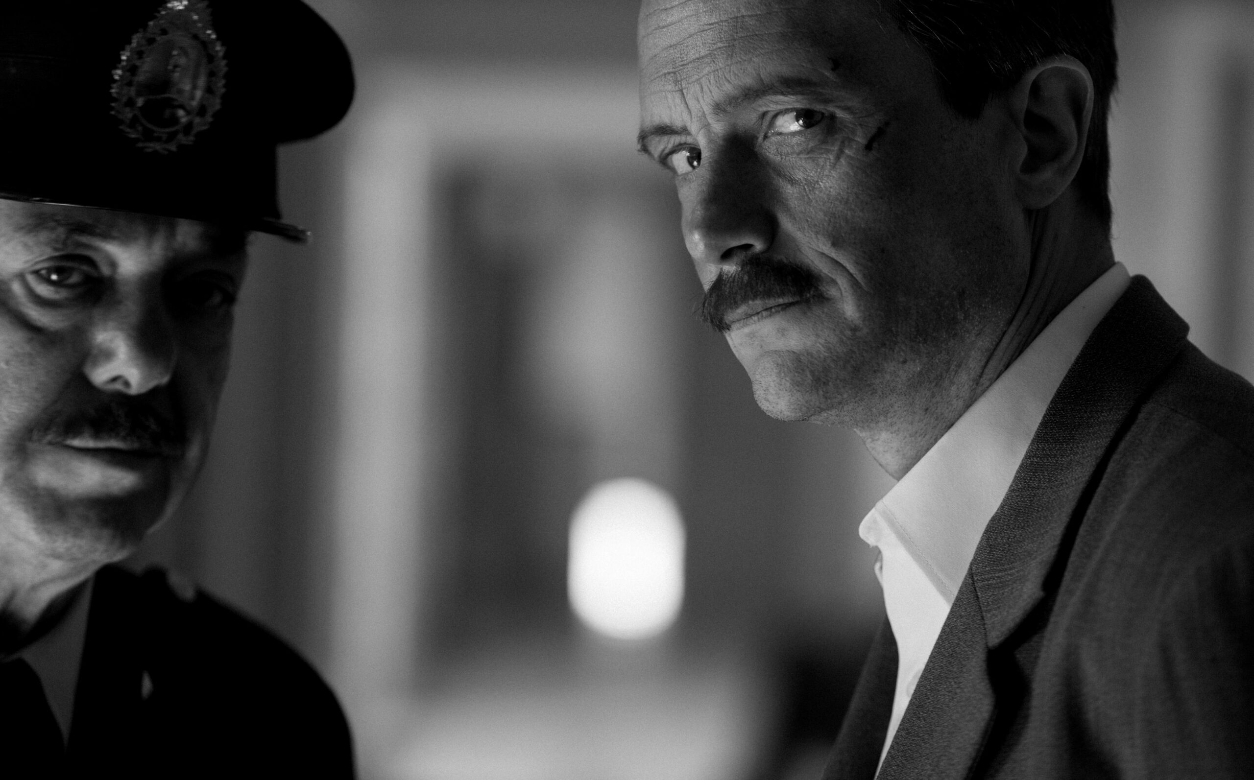 「アウシュヴィッツで何を？」ナチ思想を手放すことなく、逃亡し続けた一人の医師の史実に基づく衝撃作『死の天使 ヨーゼフ・メンゲレ』予告編解禁